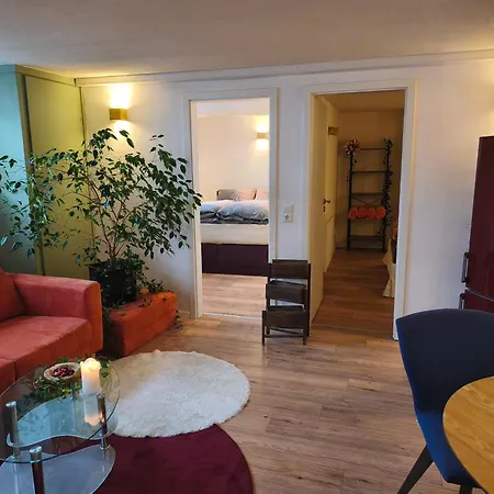 Statt - Frisch, Frech Und Farbenfroh - Helle Souterrainwohnung 公寓 *