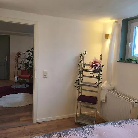 Statt - Frisch, Frech Und Farbenfroh - Helle Souterrainwohnung 公寓