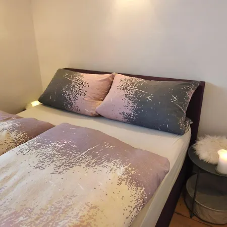Statt - Frisch, Frech Und Farbenfroh - Helle Souterrainwohnung 公寓