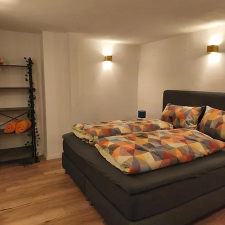 Apartman Statt - Frisch, Frech Und Farbenfroh - Helle Souterrainwohnung