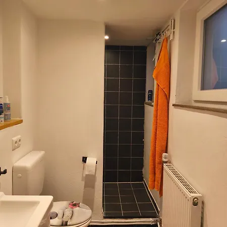 Statt - Frisch, Frech Und Farbenfroh - Helle Souterrainwohnung