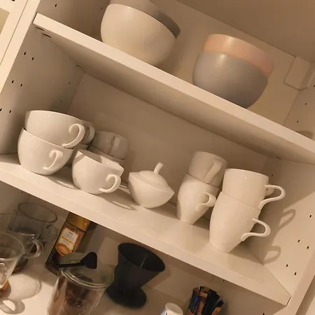 Statt - Frisch, Frech Und Farbenfroh - Helle Souterrainwohnung *