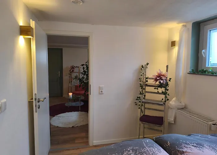 Statt - Frisch, Frech Und Farbenfroh - Helle Souterrainwohnung *