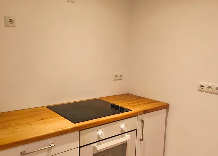 Statt - Frisch, Frech Und Farbenfroh - Helle Souterrainwohnung *